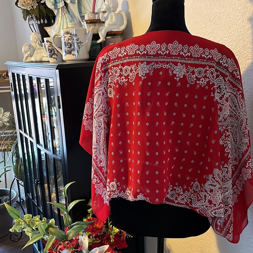 Bandanna scarf, type shirt, flutter sleeves Cracker Barrel new - Picture 4 of 4